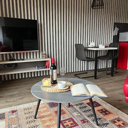 Byt V Blizkosti Centra A V Klidne Zone Tábor Buitenkant foto