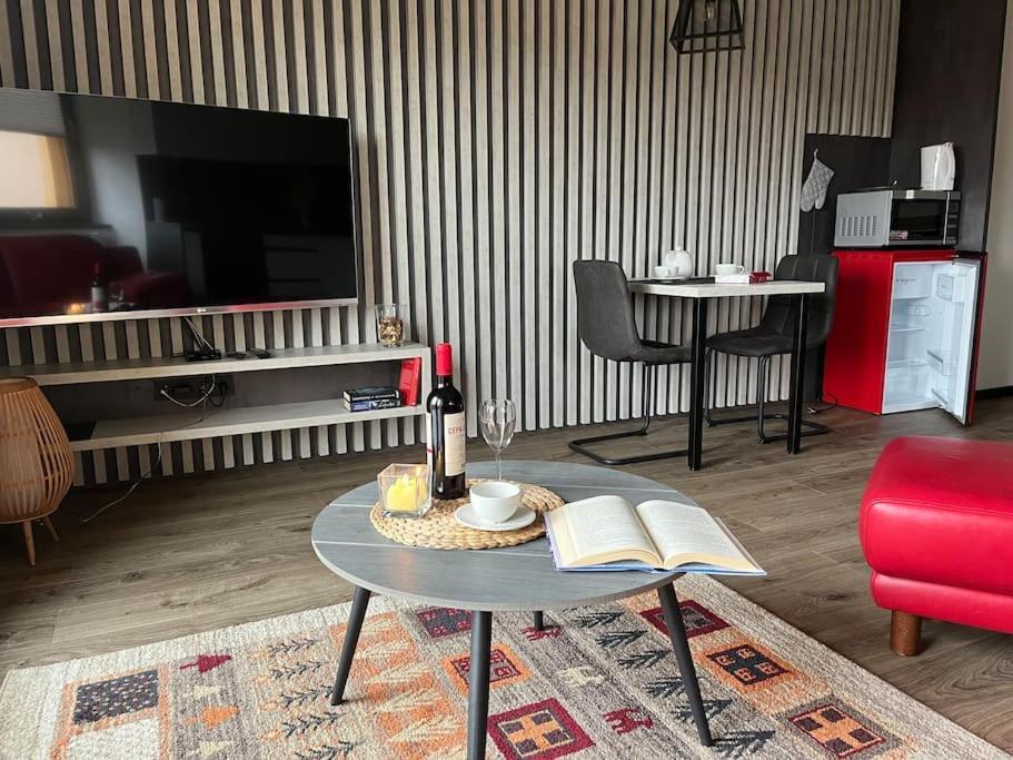 Byt V Blizkosti Centra A V Klidne Zone Tábor Buitenkant foto